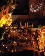 MONK Monastiraki Suites