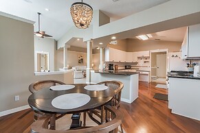 Peaceful Waterfront Pool Home 3 Bedroom Home by RedAwning