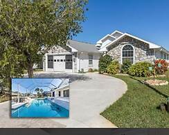 Peaceful Waterfront Pool Home 3 Bedroom Home by RedAwning