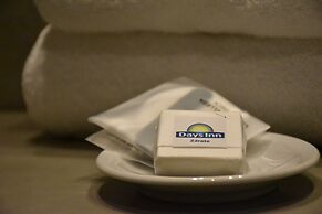 Days Inn by Wyndham Zarate