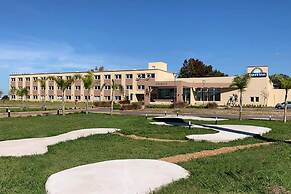 Days Inn by Wyndham Zarate