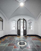 The Kelly Birmingham, Tapestry Collection By Hilton