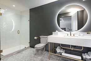 The Kelly Birmingham, Tapestry Collection By Hilton