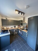 5 Lockside Free Secure Parking