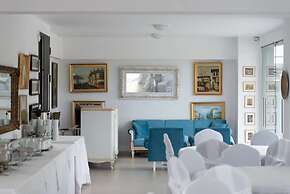 Light Blue Luxury Rooms