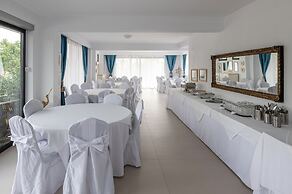 Light Blue Luxury Rooms