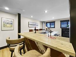 High Street Hideaway 3 Bedroom Home by RedAwning