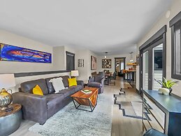 High Street Hideaway 3 Bedroom Home by RedAwning