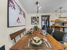 High Street Hideaway 3 Bedroom Home by RedAwning