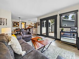 High Street Hideaway 3 Bedroom Home by RedAwning