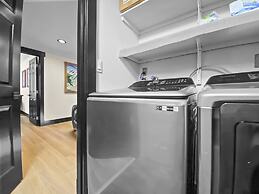 High Street Hideaway 3 Bedroom Home by RedAwning