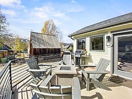 High Street Hideaway 3 Bedroom Home by RedAwning