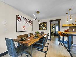 High Street Hideaway 3 Bedroom Home by RedAwning