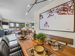 High Street Hideaway 3 Bedroom Home by RedAwning