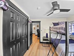 High Street Hideaway 3 Bedroom Home by RedAwning