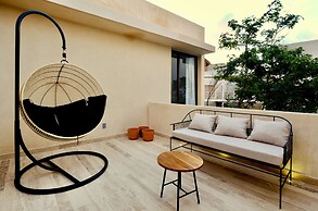 301 Casa Libre by Staypodio