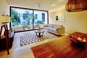 301 Casa Libre by Staypodio