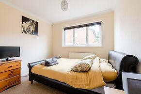 Charming 1-bed Apartment in Luton