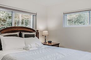 47mf - Wifi - Fireplace - Sleeps 6 3 Bedroom Home by Redawning