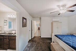 47mf - Wifi - Fireplace - Sleeps 6 3 Bedroom Home by Redawning