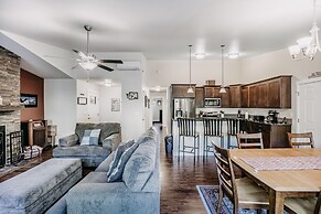 47mf - Wifi - Fireplace - Sleeps 6 3 Bedroom Home by Redawning