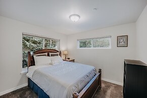 47mf - Wifi - Fireplace - Sleeps 6 3 Bedroom Home by Redawning