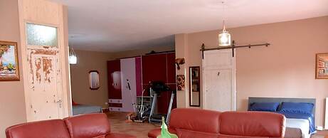 Villa Aurora, Private Pine Forest, Barbecue, Solarium