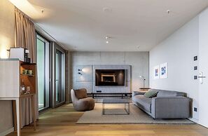 b'mine Frankfurt Airport