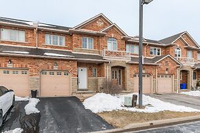 GLOBALSTAY. Modern 3-4 Bedroom Town