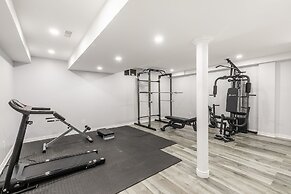 GLOBALSTAY. Modern 3-4 Bedroom Town