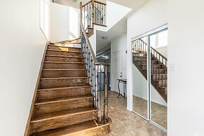 GLOBALSTAY. Modern 3-4 Bedroom Town