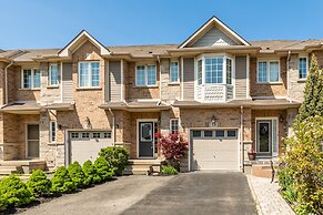 GLOBALSTAY. Modern 3-4 Bedroom Town