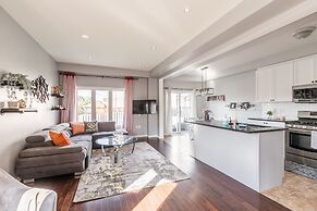 GLOBALSTAY. Modern 3-4 Bedroom Town