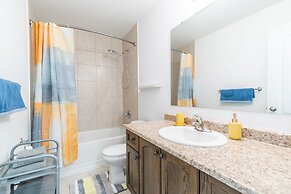 GLOBALSTAY. Modern 3-4 Bedroom Town