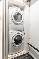 GLOBALSTAY. Modern 3-4 Bedroom Town