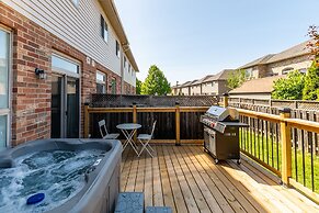 GLOBALSTAY. Modern 3-4 Bedroom Town