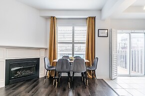 GLOBALSTAY. Modern 3-4 Bedroom Town