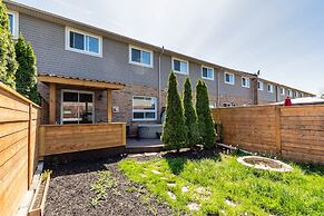 GLOBALSTAY. Modern 3-4 Bedroom Town