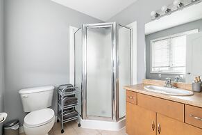 GLOBALSTAY. Modern 3-4 Bedroom Town