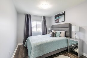 GLOBALSTAY. Modern 3-4 Bedroom Town