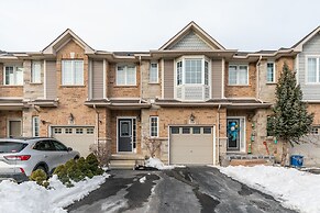 GLOBALSTAY. Modern 3-4 Bedroom Town