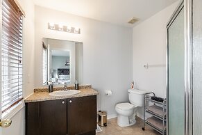 GLOBALSTAY. Modern 3-4 Bedroom Town