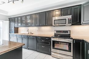 GLOBALSTAY. Modern 3-4 Bedroom Town