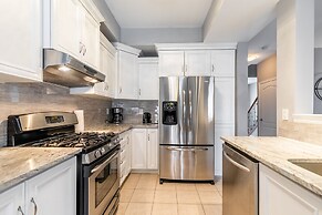 GLOBALSTAY. Modern 3-4 Bedroom Town