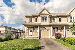 GLOBALSTAY. Modern 3-4 Bedroom Town