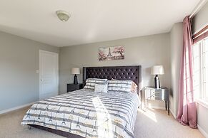 GLOBALSTAY. Modern 3-4 Bedroom Town