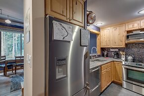 23sw - Luxurious - Wi-fi - Fireplace - Sleeps 4 2 Bedroom Home by Reda