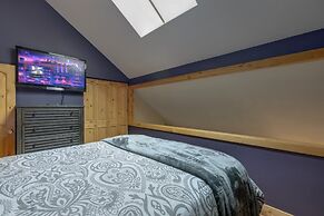 23sw - Luxurious - Wi-fi - Fireplace - Sleeps 4 2 Bedroom Home by Reda