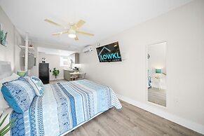 Samantha Apartments by Lowkl