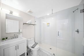 Samantha Apartments by Lowkl